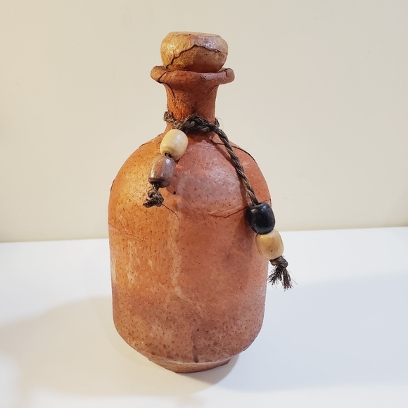 Vintage handmade wrapped ceramic bottle - Picture 3 of 6